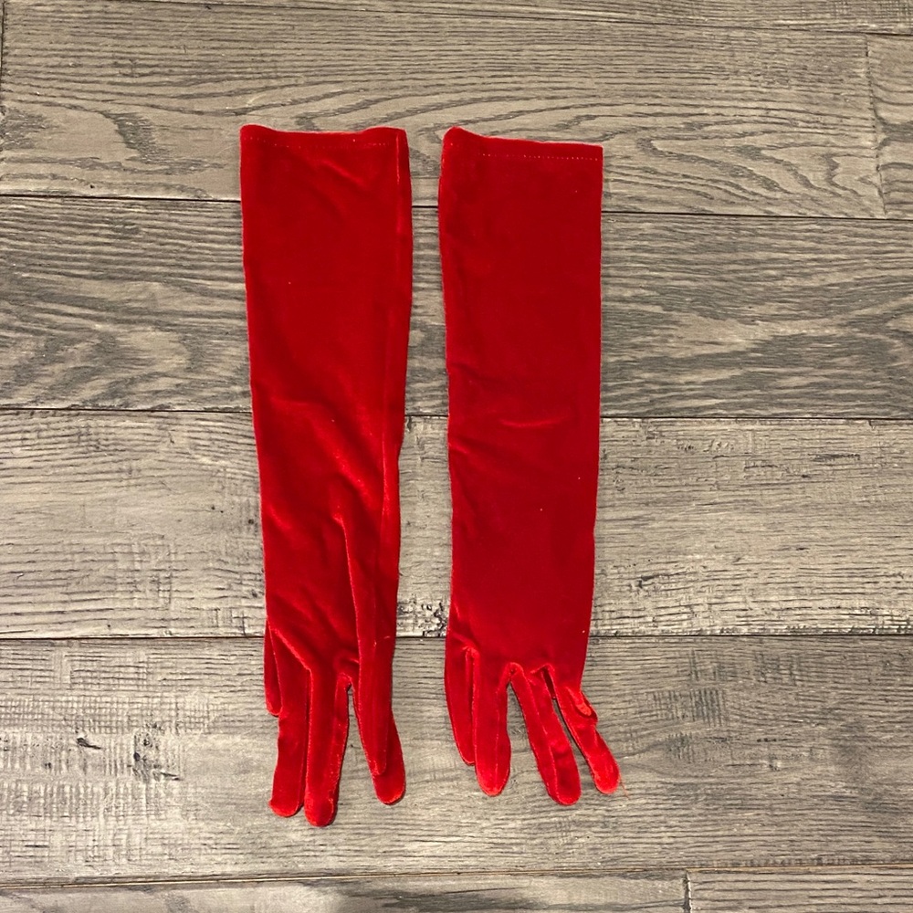 Red Velvet Gloves